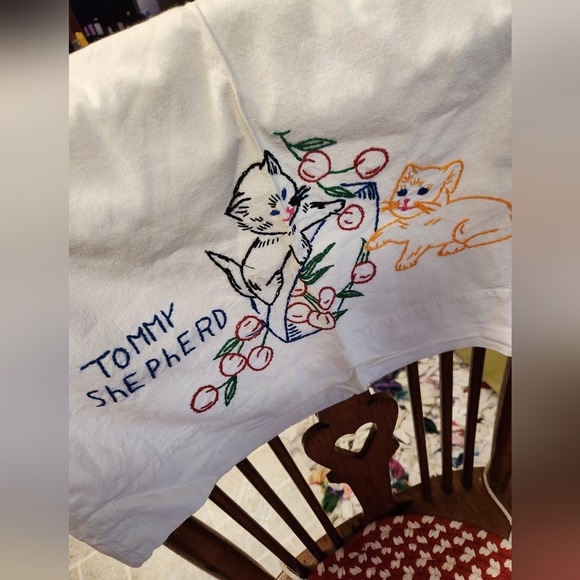 Vintage Embroidered Pillowcase - Picture 1 of 5